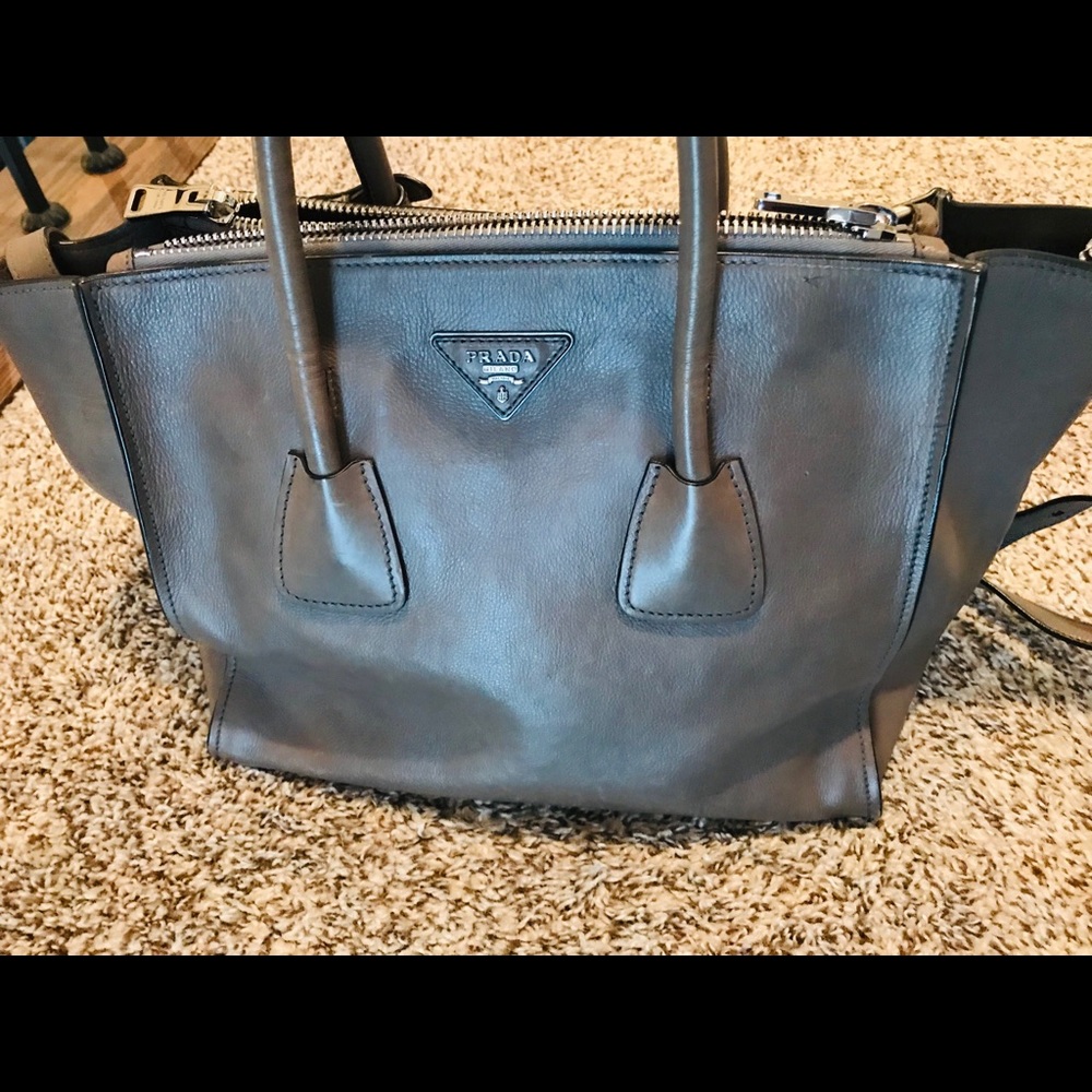 Prada bag - Picture 3 of 8